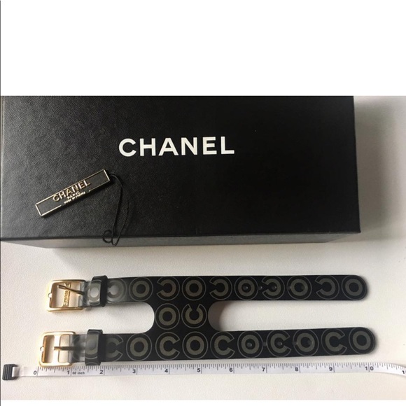 ❗️ SOLD ❗️ Chanel COCO Leather Cuff Bracelet - New Cond. w/original box - Rare! - Picture 5 of 12